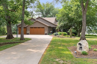 281 Brandon Dr, Hudson, WI 54016