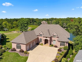 4425 W Longmeadow Ct, Peoria, IL 61615