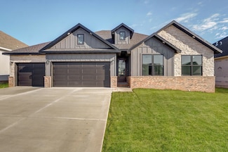 3005 W Teton Dr, Springfield, MO 65810