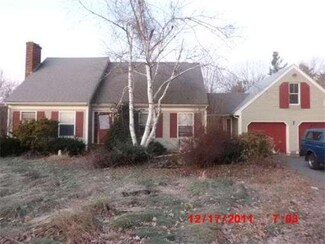 668 Pleasant St, Rochdale, MA 01542