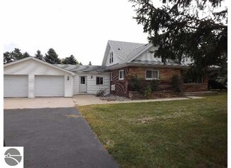 601 Bennett St, Rose City, MI 48654