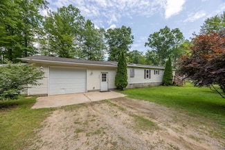 5450 Highland Dr, Mecosta, MI 49332