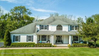 9 Linda Ln, Tinton Falls, NJ 07724