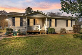 6925 Levi Rd, Hixson, TN 37343