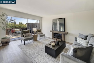 2101 Ptarmigan Dr Unit 2, Walnut Creek, CA 94595