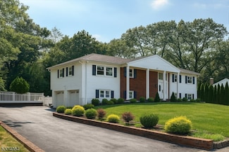 32 Sears Place, Wayne, NJ 07470