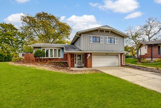 15251 Colina Ave, Oak Forest, IL 60452