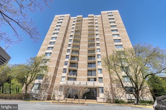 118 Monroe St Unit 510, Rockville, MD 20850