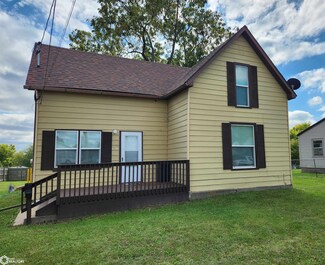 1314 E Robinson St, Knoxville, IA 50138