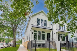 2902 N Seeley Ave, Chicago, IL 60618