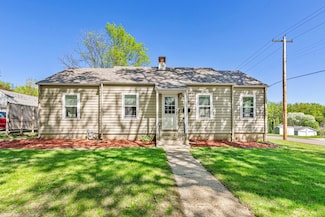 949 7th Ave SW, Faribault, MN 55021