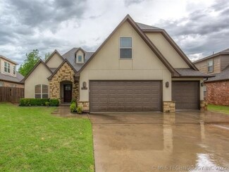 2916 N Lions Dr, Broken Arrow, OK 74012