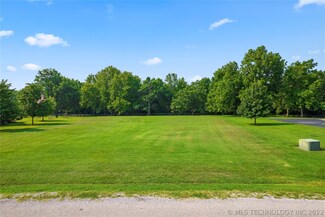 10 Longacre Dr, Ramona, OK 74061