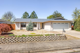 2551 Paloma Ave, Medford, OR 97504