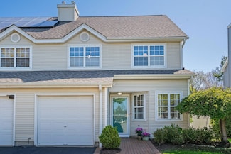 6 Lyndon Place, Melville, NY 11747