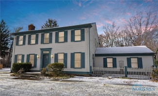 735 Kumler Dr, Maumee, OH 43537