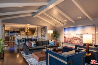7034 Macapa Dr, Los Angeles, CA 90068