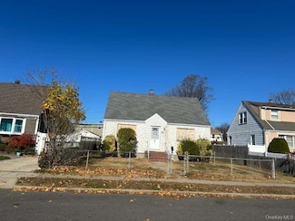 761 Salem Rd, Uniondale, NY 11553