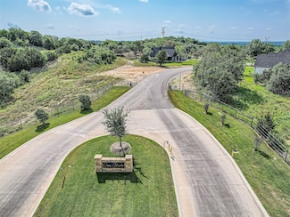 525 Echo Glade Ct, Azle, TX 76020