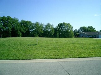 309 Whispering Ln Unit 13, South Whitley, IN 46787