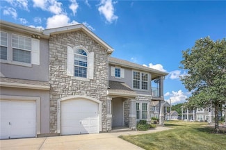 15953 S Crestview Dr, Olathe, KS 66062