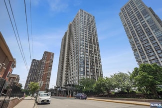 200 Old Palisade Rd Unit TH2, Fort Lee, NJ 07024