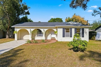 2105 W Barclay Rd, Tampa, FL 33612