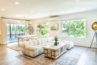 15558 NE 15th Place Unit 301, Bellevue, WA 98007