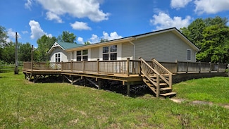 693 Windy Hill Rd, Campton, KY 41301