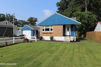 10 Juracka Pkwy, Schenectady, NY 12306