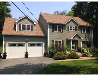 5 Kingsbury Ln, Dedham, MA 02026