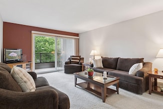 2230 Midland Grove Rd Unit 208, Roseville, MN 55113