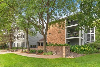 3020 Saint Albans Mill Rd Unit 112, Hopkins, MN 55305