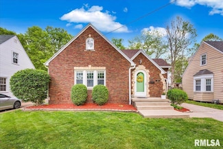 106 N Fairway Dr, West Peoria, IL 61604