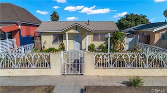 8810 Menlo Ave, Los Angeles, CA 90044