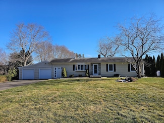 11 Brookfield Dr, Shelton, CT 06484