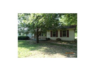 722 W 4th Ave, Garnett, KS 66032
