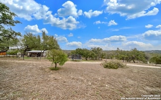 1001 Fawn Valley Dr, Canyon Lake, TX 78133