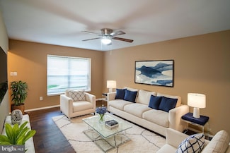 4 Linden Ct, Sicklerville, NJ 08081