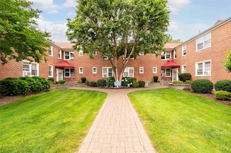 10 Bryant Crescent Unit 1J, White Plains, NY 10605
