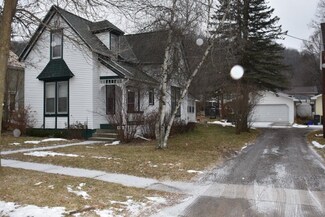 669 E Kinder St, Richland Center, WI 53581