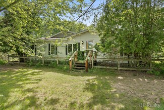 14221 Lincoln Lake Ave, Gowen, MI 49326