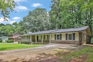 1724 Rhonda Ln, Stone Mountain, GA 30087