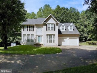 4690 Pearson Dr, Woodbridge, VA 22193
