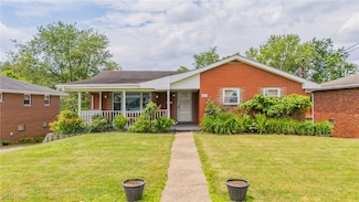 1333 Overlook Dr, Weirton, WV 26062