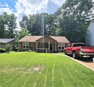 107 Honeysuckle Ln, Stockbridge, GA 30281