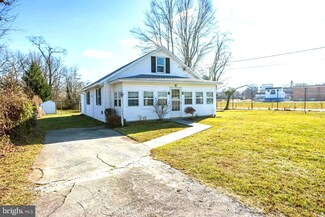 20 Lincoln Ave, Berryville, VA 22611