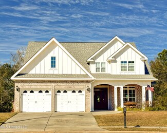1586 Lucius St, Biloxi, MS 39532