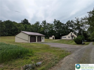 124 Sterling Valley Rd, Kunkletown, PA 18058