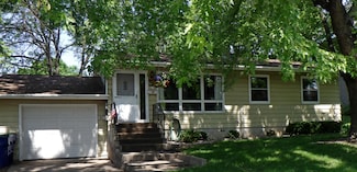 25 N Clinton Ave, Clintonville, WI 54929